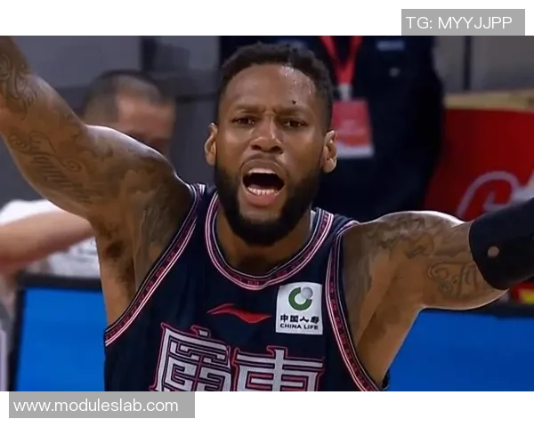 马尚布鲁克斯与威姆斯的精彩对决引发球迷热议与分析